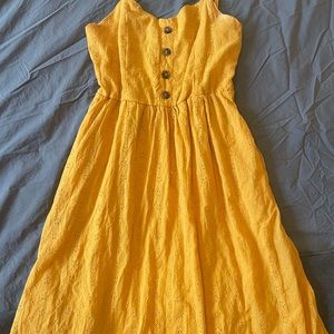 Justify yellow dress with pockets